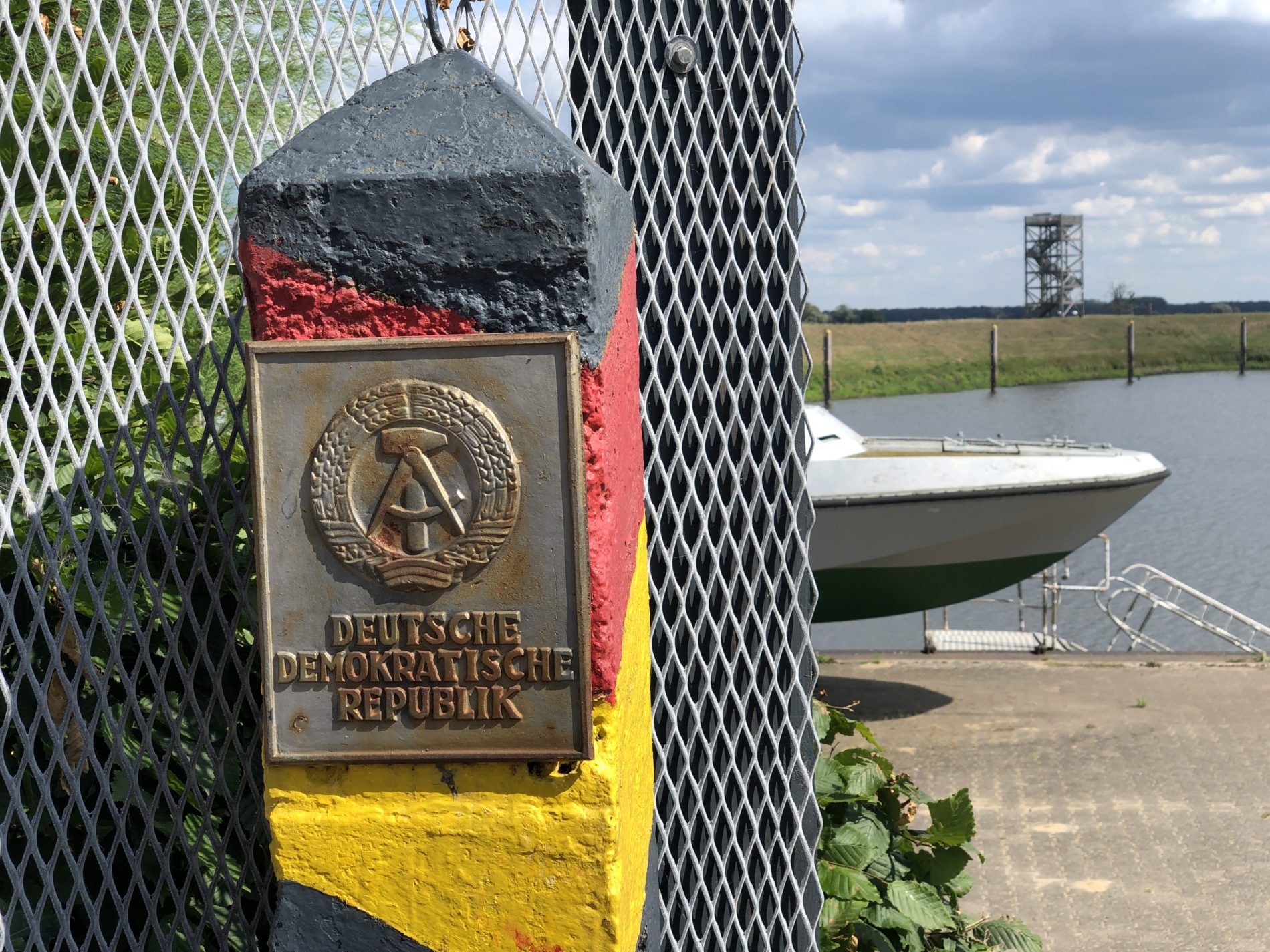 Grenzlandmuseum in Schnackenburg, Grenzstein und Grenzanlage der 45 Jahre dauernden Teilung Deutschlands